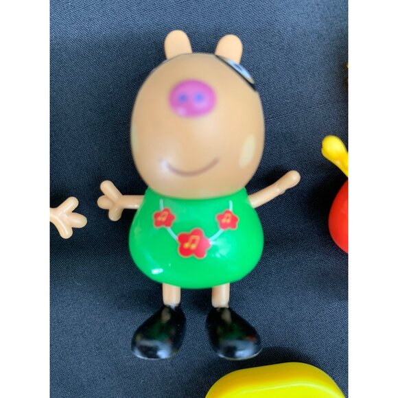 Peppa Pig Themed Kids Toy Figures & Accessories Set - Picture 3 of 6